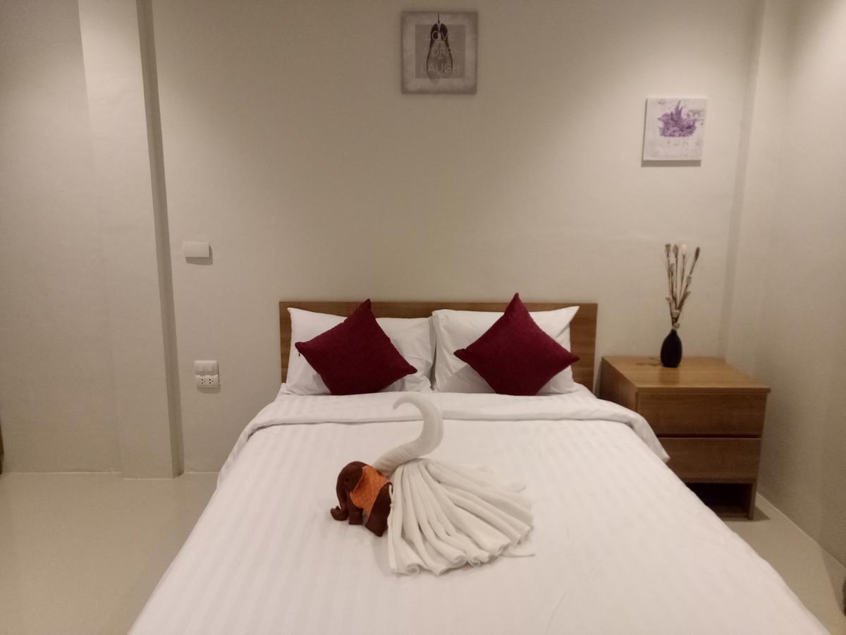 Baan Phunwanna Villa Pantai Kata Bagian luar foto